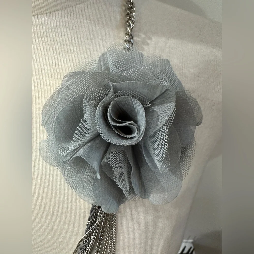 NEW Gray Flower Chain Necklace